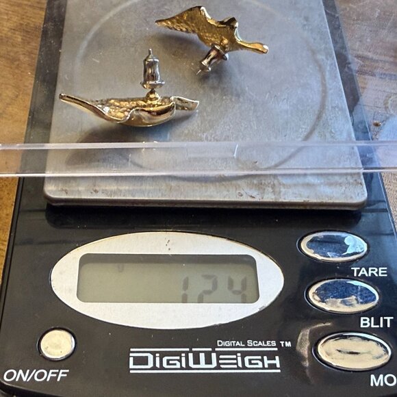 Vintage Gold Tone Abstract Wave Stud Earrings Faux Stone Modernist Estate Jewelr - Picture 3 of 7